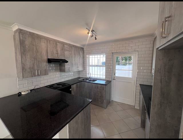 2 BEDROOM HOUSE TO LET IN FLAMINGO VLEI